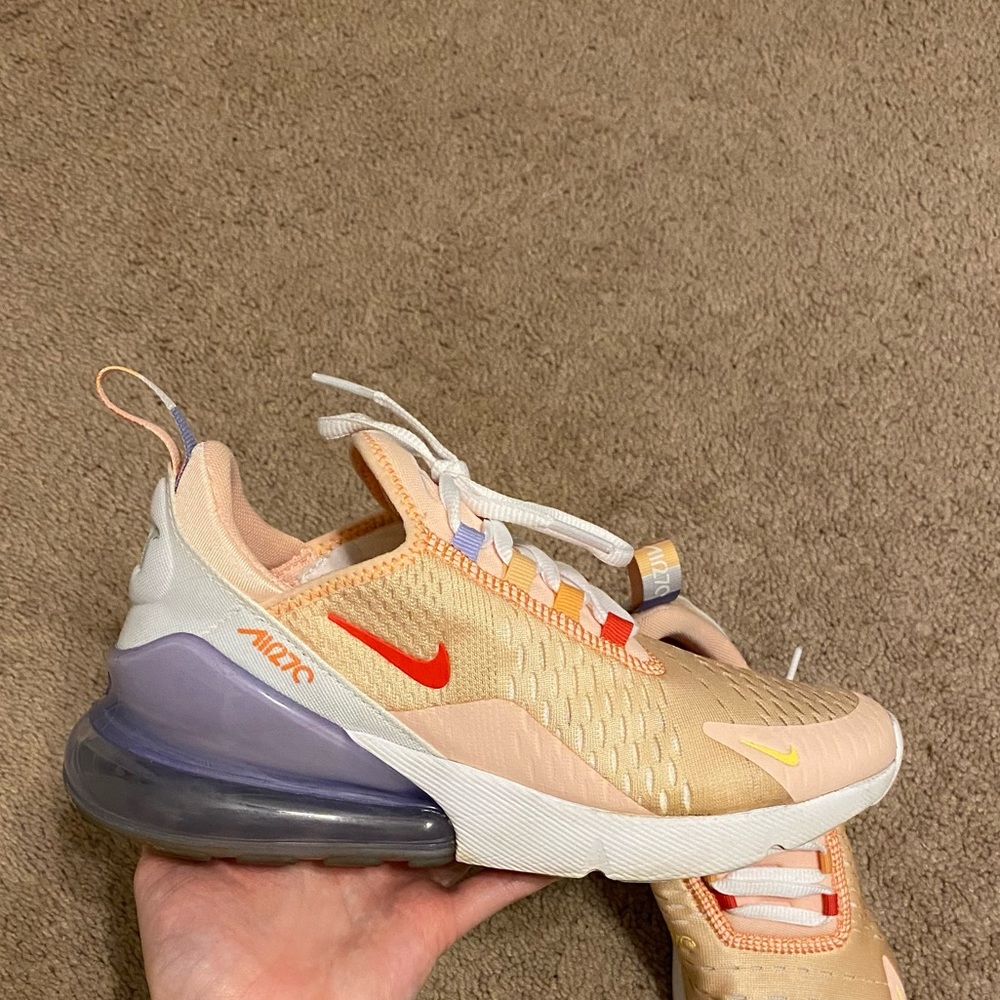 Nike 270s